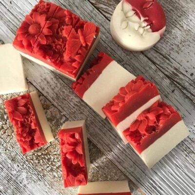 Organic strawberry cake bar soaps manufacturer supply