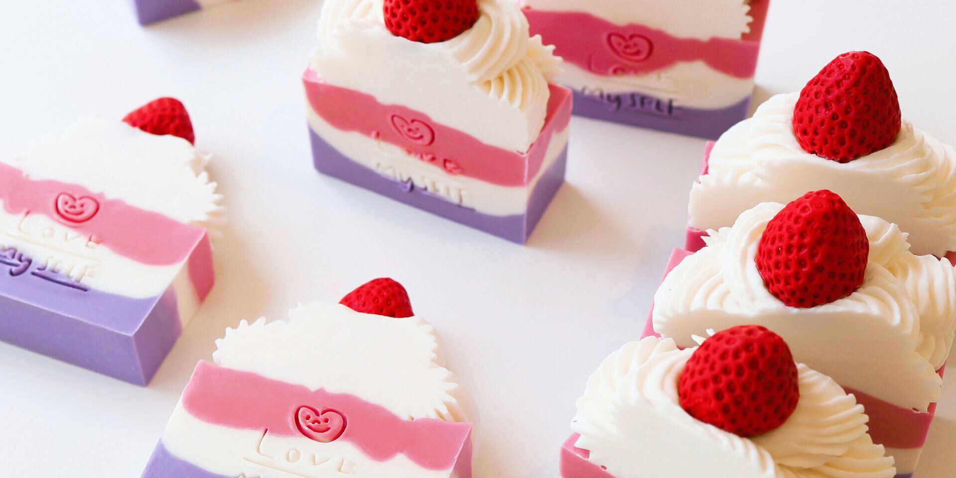 Organic strawberry cake bar soaps manufacturer supply