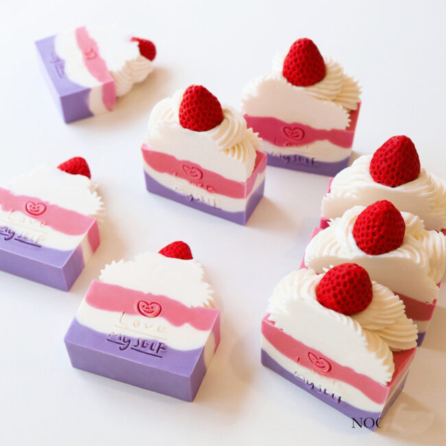 Organic strawberry cake bar soaps manufacturer supply