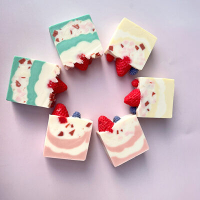 Organic strawberry cake bar soaps manufacturer supply