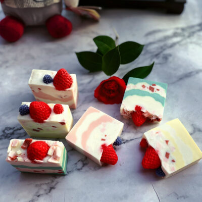 Organic strawberry cake bar soaps manufacturer supply