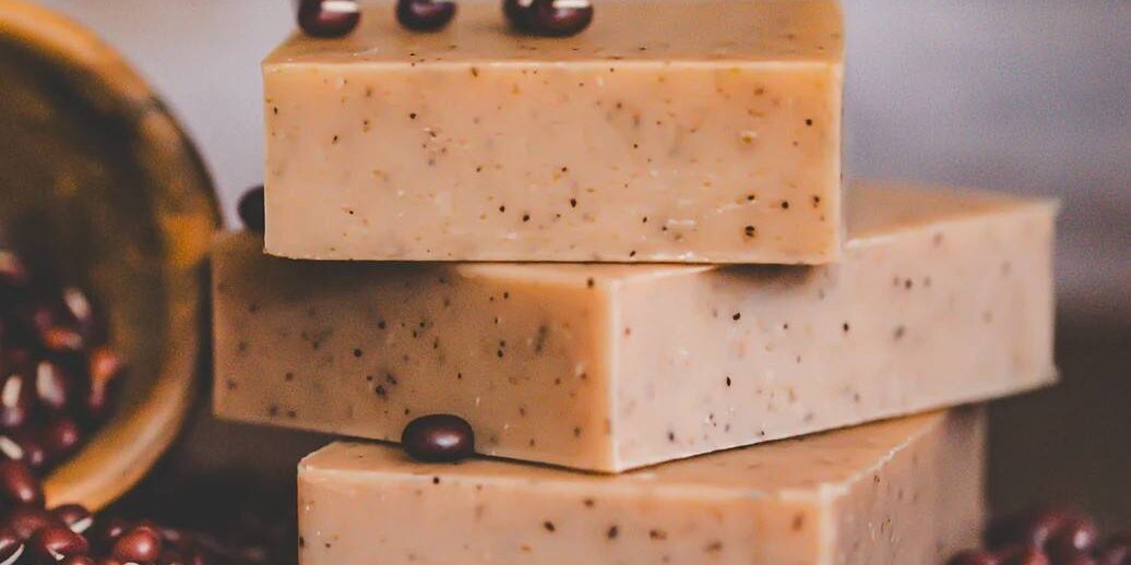 Natural whitening moisturizing bar soap (2) Deep cleansing whitening moisturizing bar soap supplier