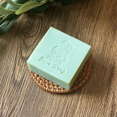 Brightening and moisturizing bar soap for radiant skincare