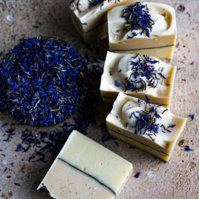 Whitening and moisturizing natural soap for skincare use