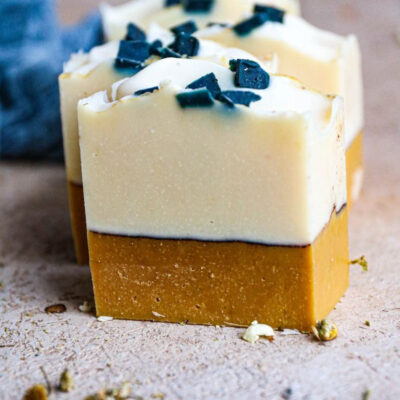 Whitening and moisturizing natural soap for skincare use
