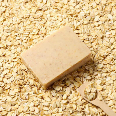 Whitening and moisturizing oatmeal bar soap for gentle skincare